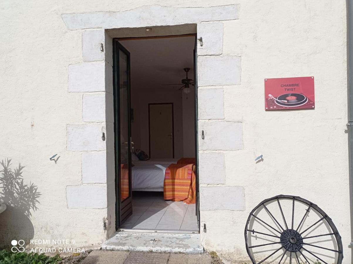 A L Epoque Panzió Bouges  Kültér fotó